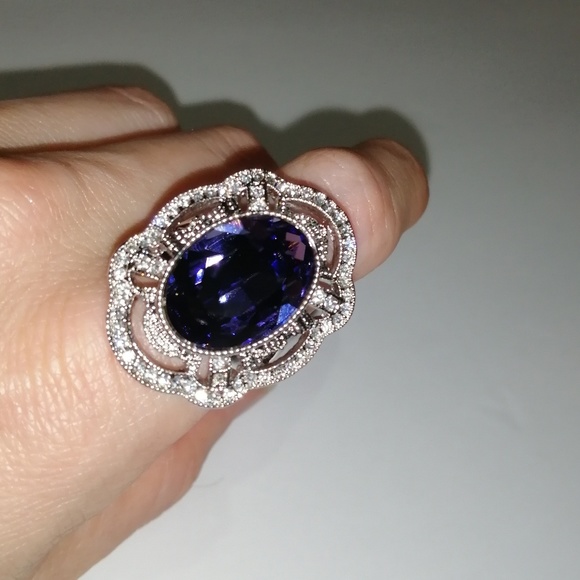 Tanzanite Swarovski Crystals Cocktail Ring - Picture 5 of 8